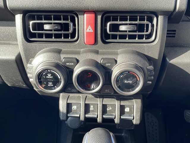 スズキ ジムニー シエラ JC 道東・釧路十勝 2024(令6)年 4.4万km ブルーイッシュブラックパール3 4WD/社外メモリナビ　/(AM/FM/フルセグTV/ＤＶＤ再生/Ｂｌｕｅｔｏｏｔｈ接続)　/前方ドライブレコーダー　/ＥＴＣ　/バックカメラ　/前席シートヒーター　/クルーズコントロール　/リアコーナーセンサー　/レーンアシスト　/デュアルセンサーブレーキサポート/横滑り防止装置/アイドリングストップ　/スマートキー/プッシュスタート/純正LEDヘッドライト/純正15インチアルミホイール/社外フロアマット