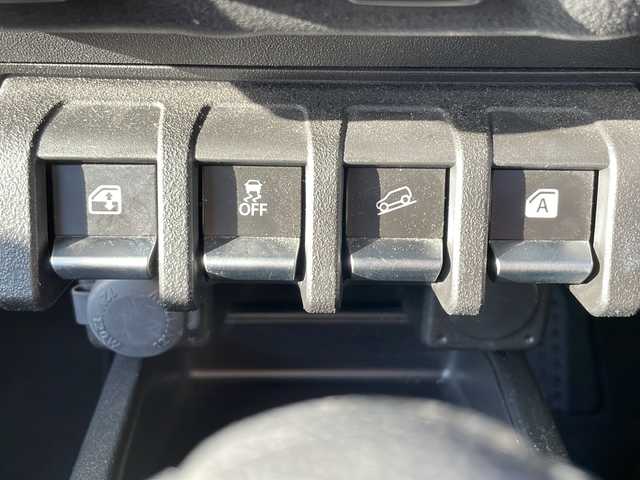 スズキ ジムニー シエラ JC 道東・釧路十勝 2024(令6)年 4.4万km ブルーイッシュブラックパール3 4WD/社外メモリナビ　/(AM/FM/フルセグTV/ＤＶＤ再生/Ｂｌｕｅｔｏｏｔｈ接続)　/前方ドライブレコーダー　/ＥＴＣ　/バックカメラ　/前席シートヒーター　/クルーズコントロール　/リアコーナーセンサー　/レーンアシスト　/デュアルセンサーブレーキサポート/横滑り防止装置/アイドリングストップ　/スマートキー/プッシュスタート/純正LEDヘッドライト/純正15インチアルミホイール/社外フロアマット