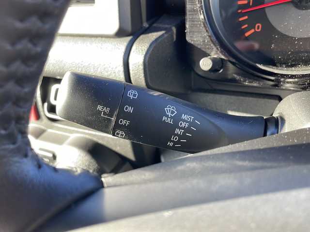 スズキ ジムニー シエラ JC 道東・釧路十勝 2024(令6)年 4.4万km ブルーイッシュブラックパール3 4WD/社外メモリナビ　/(AM/FM/フルセグTV/ＤＶＤ再生/Ｂｌｕｅｔｏｏｔｈ接続)　/前方ドライブレコーダー　/ＥＴＣ　/バックカメラ　/前席シートヒーター　/クルーズコントロール　/リアコーナーセンサー　/レーンアシスト　/デュアルセンサーブレーキサポート/横滑り防止装置/アイドリングストップ　/スマートキー/プッシュスタート/純正LEDヘッドライト/純正15インチアルミホイール/社外フロアマット