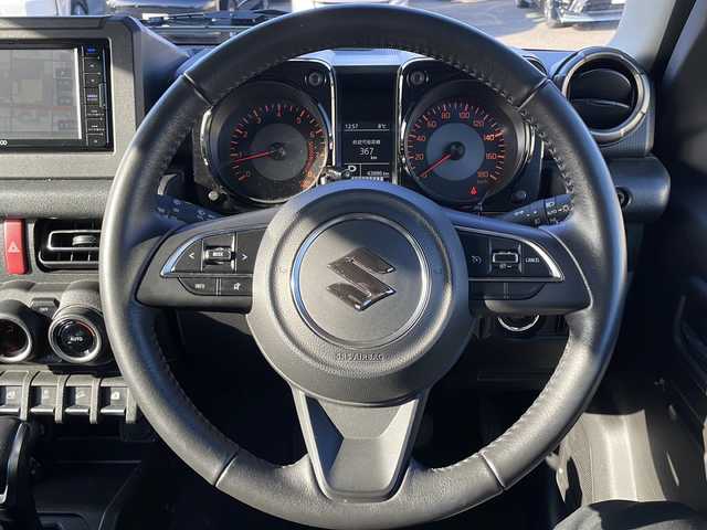 スズキ ジムニー シエラ JC 道東・釧路十勝 2024(令6)年 4.4万km ブルーイッシュブラックパール3 4WD/社外メモリナビ　/(AM/FM/フルセグTV/ＤＶＤ再生/Ｂｌｕｅｔｏｏｔｈ接続)　/前方ドライブレコーダー　/ＥＴＣ　/バックカメラ　/前席シートヒーター　/クルーズコントロール　/リアコーナーセンサー　/レーンアシスト　/デュアルセンサーブレーキサポート/横滑り防止装置/アイドリングストップ　/スマートキー/プッシュスタート/純正LEDヘッドライト/純正15インチアルミホイール/社外フロアマット