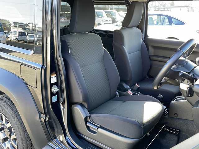 スズキ ジムニー シエラ JC 道東・釧路十勝 2024(令6)年 4.4万km ブルーイッシュブラックパール3 4WD/社外メモリナビ　/(AM/FM/フルセグTV/ＤＶＤ再生/Ｂｌｕｅｔｏｏｔｈ接続)　/前方ドライブレコーダー　/ＥＴＣ　/バックカメラ　/前席シートヒーター　/クルーズコントロール　/リアコーナーセンサー　/レーンアシスト　/デュアルセンサーブレーキサポート/横滑り防止装置/アイドリングストップ　/スマートキー/プッシュスタート/純正LEDヘッドライト/純正15インチアルミホイール/社外フロアマット