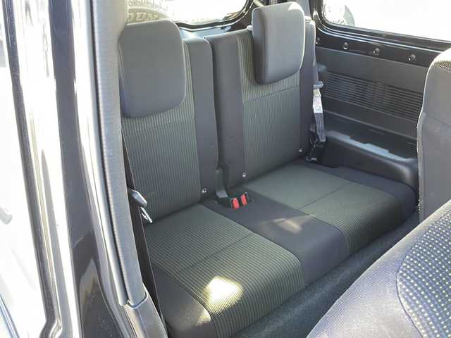 スズキ ジムニー シエラ JC 道東・釧路十勝 2024(令6)年 4.4万km ブルーイッシュブラックパール3 4WD/社外メモリナビ　/(AM/FM/フルセグTV/ＤＶＤ再生/Ｂｌｕｅｔｏｏｔｈ接続)　/前方ドライブレコーダー　/ＥＴＣ　/バックカメラ　/前席シートヒーター　/クルーズコントロール　/リアコーナーセンサー　/レーンアシスト　/デュアルセンサーブレーキサポート/横滑り防止装置/アイドリングストップ　/スマートキー/プッシュスタート/純正LEDヘッドライト/純正15インチアルミホイール/社外フロアマット