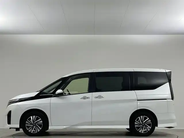 日産 セレナ e－パワー ハイウェイスター V 埼玉県 2023(令5)年 2.3万km プリズムホワイト 純正ナビ　Ｂカメラ　後席モニター　ＢＳＭ　ＥＴＣ　レーンキープアシスト　両側パワースライドドア　オートハイビーム　コーナーセンサー　衝突軽減システム　レーダークルーズコントロール　Ｂｌｕｅｔｏｏｔｈ