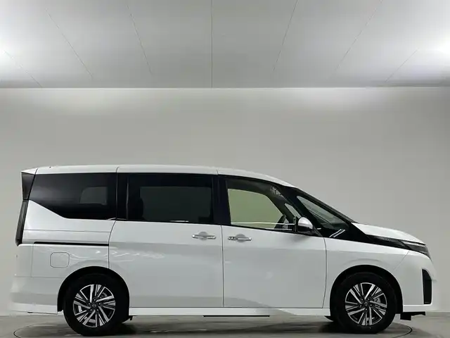 日産 セレナ e－パワー ハイウェイスター V 埼玉県 2023(令5)年 2.3万km プリズムホワイト 純正ナビ　Ｂカメラ　後席モニター　ＢＳＭ　ＥＴＣ　レーンキープアシスト　両側パワースライドドア　オートハイビーム　コーナーセンサー　衝突軽減システム　レーダークルーズコントロール　Ｂｌｕｅｔｏｏｔｈ