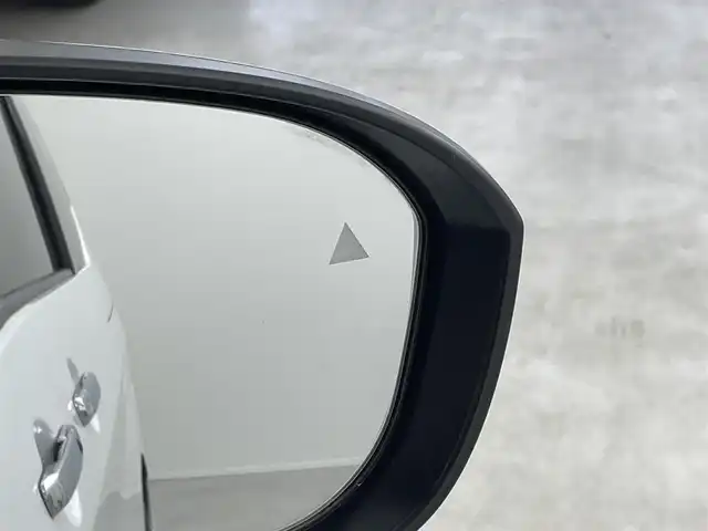 日産 セレナ e－パワー ハイウェイスター V 埼玉県 2023(令5)年 2.3万km プリズムホワイト 純正ナビ　Ｂカメラ　後席モニター　ＢＳＭ　ＥＴＣ　レーンキープアシスト　両側パワースライドドア　オートハイビーム　コーナーセンサー　衝突軽減システム　レーダークルーズコントロール　Ｂｌｕｅｔｏｏｔｈ