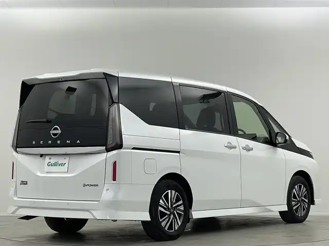 日産 セレナ e－パワー ハイウェイスター V 埼玉県 2023(令5)年 2.3万km プリズムホワイト 純正ナビ　Ｂカメラ　後席モニター　ＢＳＭ　ＥＴＣ　レーンキープアシスト　両側パワースライドドア　オートハイビーム　コーナーセンサー　衝突軽減システム　レーダークルーズコントロール　Ｂｌｕｅｔｏｏｔｈ