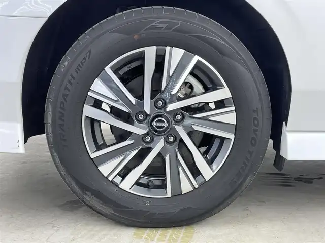 日産 セレナ e－パワー ハイウェイスター V 埼玉県 2023(令5)年 2.3万km プリズムホワイト 純正ナビ　Ｂカメラ　後席モニター　ＢＳＭ　ＥＴＣ　レーンキープアシスト　両側パワースライドドア　オートハイビーム　コーナーセンサー　衝突軽減システム　レーダークルーズコントロール　Ｂｌｕｅｔｏｏｔｈ