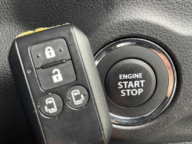 スズキ スペーシア カスタム HYBRID XS 山口県 2025(令7)年 1.3万km ブルーイッシュブラックパール3 社外メモリナビ【MDV-D310】/・ワンセグテレビ/・Bluetooth/・AM/FM/CD/DVD/・AUX/・USB／iPod/・SMART USEN/バックカメラ/ドライブレコーダー/両側パワースライドドア/スマートキー/プッシュスタート/電動パーキングブレーキ/ヘッドアップディスプレイ/シートヒーター（運転席＋助手席）/ステアリングヒーター/シガーソケット/USB入力端子×２/サーキュレーター/デュアルセンサーブレーキサポートII/・誤発進抑制機能/・後方誤発進抑制機能/・低速時ブレーキサポート/・パーキングセンサー/・車線逸脱警報機能/・車線逸脱抑制機能/・ふらつき警報機能/・発進お知らせ機能/・標識認識機能/・ヘッドアップディスプレイ/・アダプティブクルーズコントロール/・車線維持支援機能/純正15インチAW