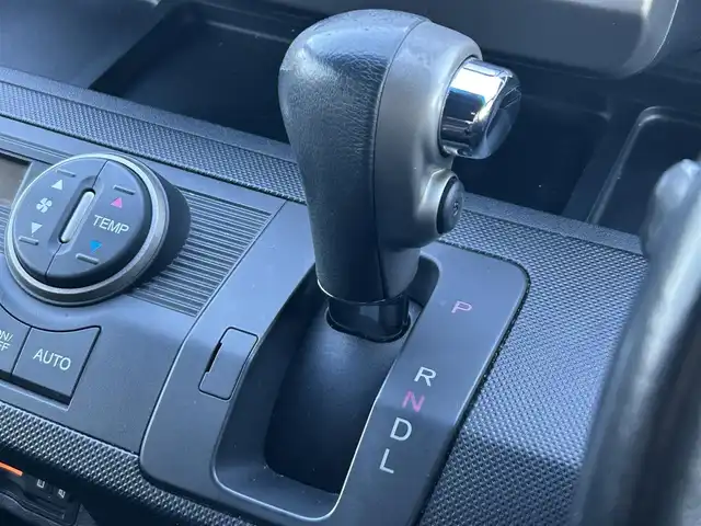 ホンダ フリード スパイク ハイブリット ジャストセレクション 愛知県 2012(平24)年 9.1万km モダンスティールM /禁煙//黒半革シート//純正フリップダウンモニター//純正ナビ//CD/DVD/BT/MSV/USB/地デジTV//バックカメラ//ドライブレコーダー//ETC//両側パワースライドドア//クルーズコントロール//LEDオートライト//革巻きステアリング//ステアリングスイッチ//横滑り防止装置//盗難防止装置//電動格納ウインカーミラー//バニティミラー//純正フロアマット//ドアバイザー//ホイールキャップ//スペアスマートキー//新車時保証書//取扱説明書