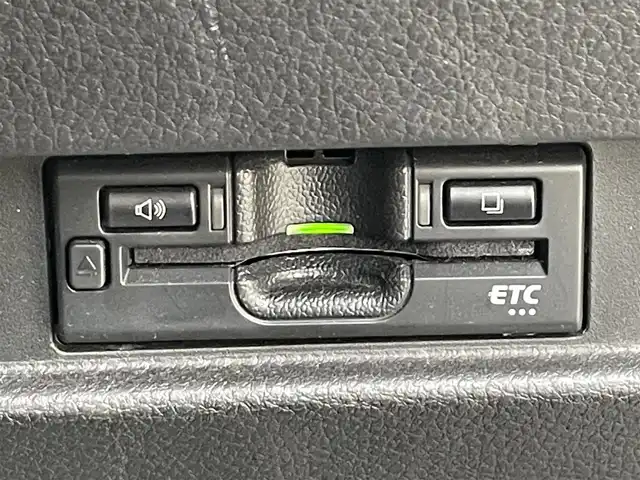 スズキ スペーシア ギア HYBRID XZターボ 滋賀県 2022(令4)年 3.2万km クールカーキパールメタリック/ガンメタリック2トーン 純正9型ナビ/【Bluetooth/USB/AppleCarPlay/AndroidoAuto/フルセグTV】/全方位カメラ/パドルシフト/シートヒーター/追従クルーズコントロール/ステアリングリモコン/スマートキー/純正１４AW/ルーフレール/ビルトインETC