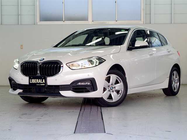 ＢＭＷ １１８ｉ プレイ 兵庫県 2020(令2)年 1.3万km ミネラルホワイト 1オーナー/ドライビングアシスト/ACC/純正ディスプレイオーディオ/バックカメラ/オートテールゲート/ブラインドスポット/レーンキープ/コンフォートアクセス/パワーシート/ETC