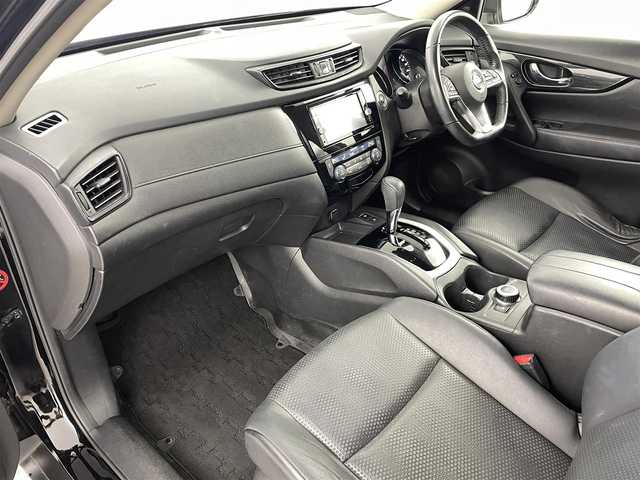日産 エクストレイル 20Xi 福島県 2018(平30)年 6.8万km 黒 プロパイロット　/・レーダークルーズコントロール/・車線逸脱警報/・レーンキープアシスト/・駐車支援/エマージェンシーブレーキ　/アラウンドビューモニター　/ＥＴＣ　/ドライブレコーダー　/純正ナビゲーション　/【AM/FM/CD/TV】/型番:MM317D-7/電子パーキング/4WD　/プッシュスタート　/・スマートキー　/ＬＥＤライト　/・オートライト　/・フォグライト/純正フロアマット