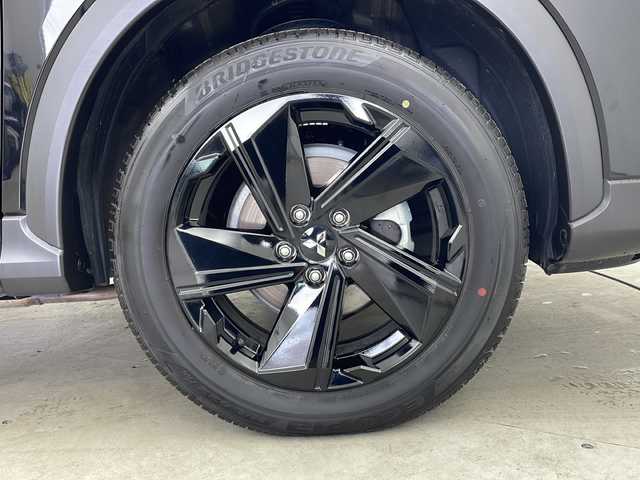 三菱 エクリプス クロス ＰＨＥＶ ブラックエディション 秋田県 2023(令5)年 1万km アメジストブラック 4WD/純正ナビ（Bluetooth/フルセグTV/USB）/マイパイロット/全方位カメラ/オートクルーズコントロール/ハーフレザーシート/D席パワーシート/前後席シートヒーター/ステアリングヒーター/LEDヘッドライト/パドルシフト/パワーバックドア/ヘッドアップディスプレイ/ETC2.0/AC100V1500W電源/衝突被害軽減ブレーキシステム[FCM]/車線逸脱警報システム［LDW］/オートマチックハイビーム［AHB］/スマートキー