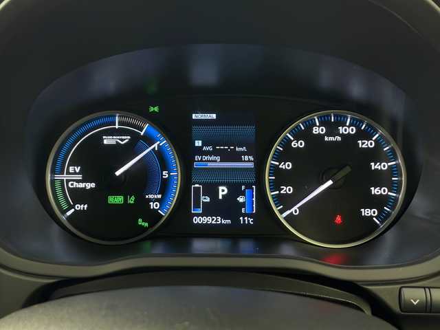 三菱 エクリプス クロス ＰＨＥＶ ブラックエディション 秋田県 2023(令5)年 1万km アメジストブラック 4WD/純正ナビ（Bluetooth/フルセグTV/USB）/マイパイロット/全方位カメラ/オートクルーズコントロール/ハーフレザーシート/D席パワーシート/前後席シートヒーター/ステアリングヒーター/LEDヘッドライト/パドルシフト/パワーバックドア/ヘッドアップディスプレイ/ETC2.0/AC100V1500W電源/衝突被害軽減ブレーキシステム[FCM]/車線逸脱警報システム［LDW］/オートマチックハイビーム［AHB］/スマートキー