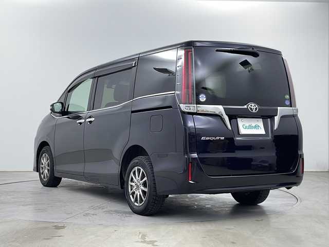 トヨタ エスクァイア Gi プレミアムパッケージ 道央・札幌 2018(平30)年 5.5万km スパークリングブラックパールクリスタルシャイン ・４WD / 寒冷地仕様/・トヨタセーフティセンス/・プリクラッシュセーフティ/・クルーズコントロール/・carrozzeria ナビ/・DVD.CD.SD.フルセグ/・Bluetooth  /バックカメラ/・両側パワースライドドア/・純正エンジンスターター/・ステアリングヒーター/ウッドコンビハンドル/・ハーフレザーシート/シートヒーター/・LEDヘッドライト/オートライト/・オートハイビーム/・ビルトインETC/・純正アルミ付きサマータイヤ積込/・保証書/取扱説明書