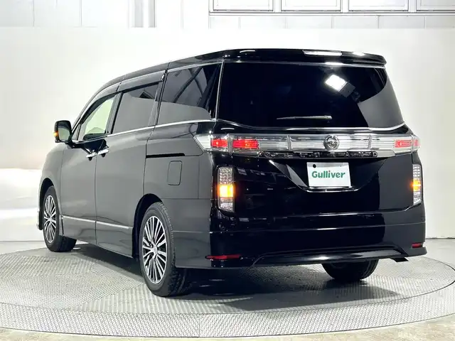 日産 エルグランド 250ハイウェイスターS 大阪府 2017(平29)年 1.7万km ファントムブラック 純正ナビ(フルセグ/CD再生/Bluetooth) 360カメラ 両側パワースライドドア クルコン クリアランスソナー ハーフレザー オットマン スマートキー 100V電源 ワンオーナー