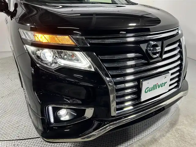 日産 エルグランド 250ハイウェイスターS 大阪府 2017(平29)年 1.7万km ファントムブラック 純正ナビ(フルセグ/CD再生/Bluetooth) 360カメラ 両側パワースライドドア クルコン クリアランスソナー ハーフレザー オットマン スマートキー 100V電源 ワンオーナー