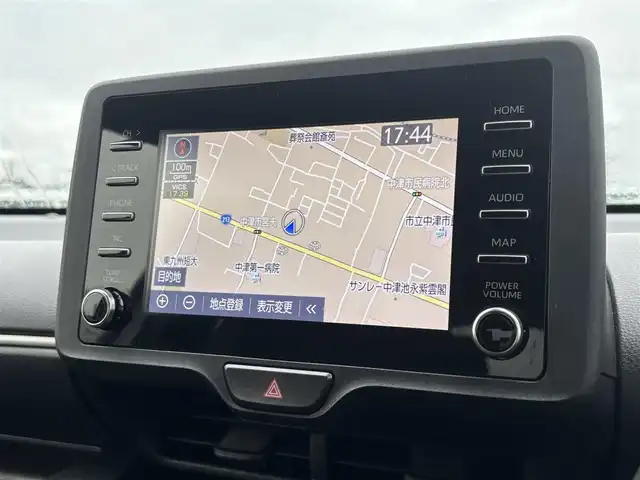 トヨタ ヤリス X 大分県 2020(令2)年 6万km ホワイトパールクリスタルシャイン ・純正ナビ(USB.BT.Miracast)/・バックカメラ/・プリクラッシュセーフティ/・レーンキープアシスト/・ブラインドスポットモニター/・コーナーセンサー/・ETC/・オートハイビーム/・オートライト/・スマートキー/・プッシュスタート/・純正フロアマット