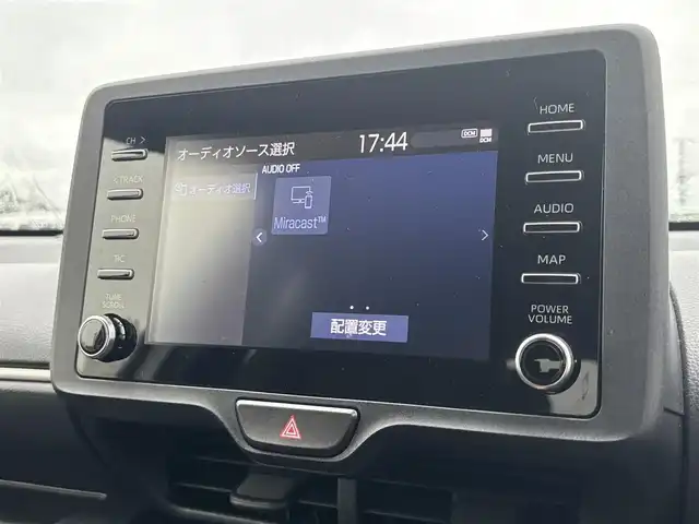 トヨタ ヤリス X 大分県 2020(令2)年 6万km ホワイトパールクリスタルシャイン ・純正ナビ(USB.BT.Miracast)/・バックカメラ/・プリクラッシュセーフティ/・レーンキープアシスト/・ブラインドスポットモニター/・コーナーセンサー/・ETC/・オートハイビーム/・オートライト/・スマートキー/・プッシュスタート/・純正フロアマット