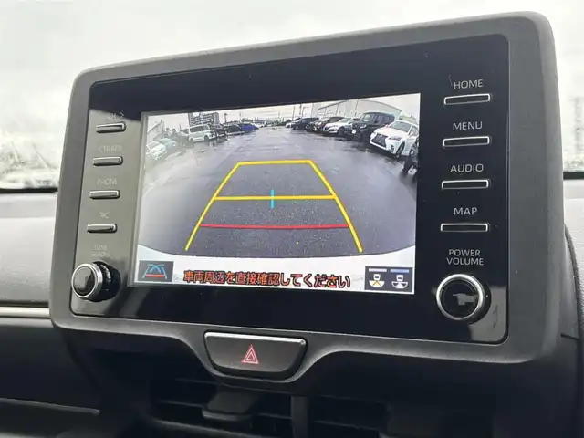 トヨタ ヤリス X 大分県 2020(令2)年 6万km ホワイトパールクリスタルシャイン ・純正ナビ(USB.BT.Miracast)/・バックカメラ/・プリクラッシュセーフティ/・レーンキープアシスト/・ブラインドスポットモニター/・コーナーセンサー/・ETC/・オートハイビーム/・オートライト/・スマートキー/・プッシュスタート/・純正フロアマット