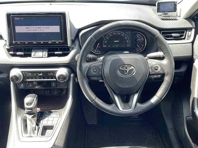 トヨタ ＲＡＶ４ G 三重県 2020(令2)年 2万km アティチュードブラックマイカ 純正9型ナビ/フルセグTV/バックカメラ/デジタルインナーミラー/ETC/BSM/シートヒーター/レーダークルーズコントロール/クリアランスソナー/LEDヘッドライト/シートメモリー/パワーバックドア/ステアリングヒーター/オートマチックハイビーム/HDMI入力端子/電動格納ミラー/禁煙車