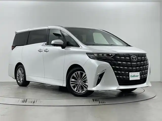 トヨタ アルファード Z 埼玉県 2025(令7)年 0.2万km プラチナホワイトパールマイカ 純正ディスプレイオーディオ（Bluetooth/AM/FM）/フルセグTV/アラウンドビューモニター/レーダークルーズコントロール/トヨタチームメイト/ユニバーサルステップ/左右独立ムーンルーフ/ブラインドスポットモニター/置くだけ充電/横滑り防止装置/レーンキープアシスト/盗難防止装置/プリクラッシュセーフティ/LEDヘッドライト/ETC2.0/両側パワースライドドア/スマートキー