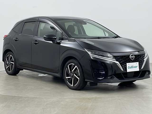 日産 ノート X FOUR 道央・札幌 2022(令4)年 5.9万km スーパーブラック ・社外ナビ&BT&CD&DVD&iPod&USB/・インテリジェントアラウンドビューモニター/・インテリジェントエマージェンシーブレーキ/・踏み間違い衝突防止アシスト/・標識検知機能/・インテリジェントFCW/・車線逸脱警報/・ふらつき警報/・車線逸脱防止支援システム/・フロント&バックソナー/・エマージェンシーストップシグナル/・インテリジェントルームミラー/・前席シートヒーター/・ステアリングヒーター/・ETC/・ステアリングスイッチ/・革巻きステアリング/・社外レーダー/・社外フロアマット/・LEDヘッドライト/・オートライト/・スマートキー/・スペアキー/・社外AW冬タイヤ積込
