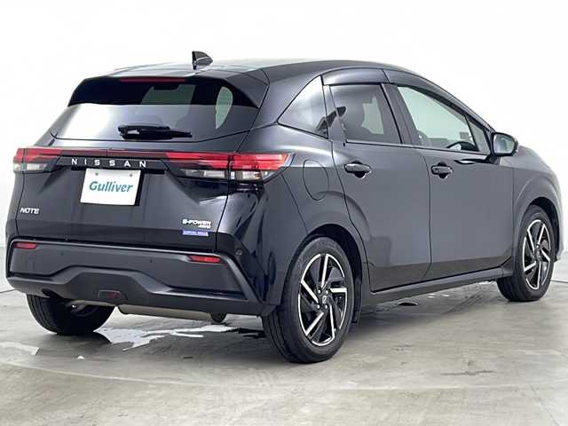 日産 ノート X FOUR 道央・札幌 2022(令4)年 5.9万km スーパーブラック ・社外ナビ&BT&CD&DVD&iPod&USB/・インテリジェントアラウンドビューモニター/・インテリジェントエマージェンシーブレーキ/・踏み間違い衝突防止アシスト/・標識検知機能/・インテリジェントFCW/・車線逸脱警報/・ふらつき警報/・車線逸脱防止支援システム/・フロント&バックソナー/・エマージェンシーストップシグナル/・インテリジェントルームミラー/・前席シートヒーター/・ステアリングヒーター/・ETC/・ステアリングスイッチ/・革巻きステアリング/・社外レーダー/・社外フロアマット/・LEDヘッドライト/・オートライト/・スマートキー/・スペアキー/・社外AW冬タイヤ積込