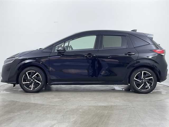 日産 ノート X FOUR 道央・札幌 2022(令4)年 5.9万km スーパーブラック ・社外ナビ&BT&CD&DVD&iPod&USB/・インテリジェントアラウンドビューモニター/・インテリジェントエマージェンシーブレーキ/・踏み間違い衝突防止アシスト/・標識検知機能/・インテリジェントFCW/・車線逸脱警報/・ふらつき警報/・車線逸脱防止支援システム/・フロント&バックソナー/・エマージェンシーストップシグナル/・インテリジェントルームミラー/・前席シートヒーター/・ステアリングヒーター/・ETC/・ステアリングスイッチ/・革巻きステアリング/・社外レーダー/・社外フロアマット/・LEDヘッドライト/・オートライト/・スマートキー/・スペアキー/・社外AW冬タイヤ積込