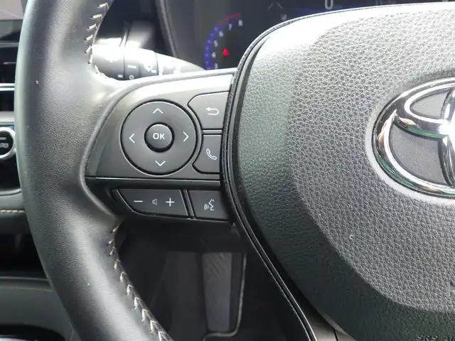 トヨタ カローラツーリング ダブルバイビー 千葉県 2019(令1)年 4.7万km ホワイトパールクリスタルシャイン Toyota Safety Sense/・プリクラッシュセーフティ/・レーンディパーチャーアラート/・オートハイビーム/・レーダークルーズコントロール/・ブラインドスポットモニター/ハーフレザーシート/9インチ純正コネクティッドナビ/【Bluetooth接続】/バックカメラ/ドライブレコーダー/革巻きステアリング/ステアリングスイッチ/ETC/LEDヘッドライト/LEDフォグライト/ウインカーミラー/クリアランスソナー/純正17インチアルミホイル/サイド/カーテンエアバッグ/スマートキー
