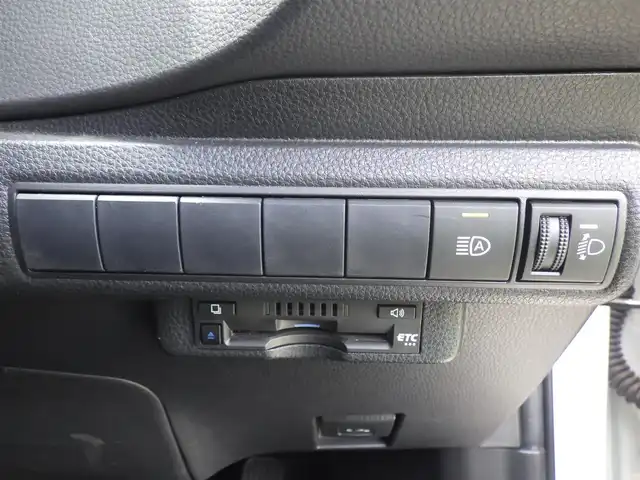 トヨタ カローラツーリング ダブルバイビー 千葉県 2019(令1)年 4.7万km ホワイトパールクリスタルシャイン Toyota Safety Sense/・プリクラッシュセーフティ/・レーンディパーチャーアラート/・オートハイビーム/・レーダークルーズコントロール/・ブラインドスポットモニター/ハーフレザーシート/9インチ純正コネクティッドナビ/【Bluetooth接続】/バックカメラ/ドライブレコーダー/革巻きステアリング/ステアリングスイッチ/ETC/LEDヘッドライト/LEDフォグライト/ウインカーミラー/クリアランスソナー/純正17インチアルミホイル/サイド/カーテンエアバッグ/スマートキー