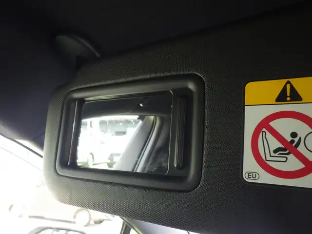 トヨタ カローラツーリング ダブルバイビー 千葉県 2019(令1)年 4.7万km ホワイトパールクリスタルシャイン Toyota Safety Sense/・プリクラッシュセーフティ/・レーンディパーチャーアラート/・オートハイビーム/・レーダークルーズコントロール/・ブラインドスポットモニター/ハーフレザーシート/9インチ純正コネクティッドナビ/【Bluetooth接続】/バックカメラ/ドライブレコーダー/革巻きステアリング/ステアリングスイッチ/ETC/LEDヘッドライト/LEDフォグライト/ウインカーミラー/クリアランスソナー/純正17インチアルミホイル/サイド/カーテンエアバッグ/スマートキー
