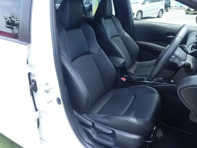 トヨタ カローラツーリング ダブルバイビー 千葉県 2019(令1)年 4.7万km ホワイトパールクリスタルシャイン Toyota Safety Sense/・プリクラッシュセーフティ/・レーンディパーチャーアラート/・オートハイビーム/・レーダークルーズコントロール/・ブラインドスポットモニター/ハーフレザーシート/9インチ純正コネクティッドナビ/【Bluetooth接続】/バックカメラ/ドライブレコーダー/革巻きステアリング/ステアリングスイッチ/ETC/LEDヘッドライト/LEDフォグライト/ウインカーミラー/クリアランスソナー/純正17インチアルミホイル/サイド/カーテンエアバッグ/スマートキー
