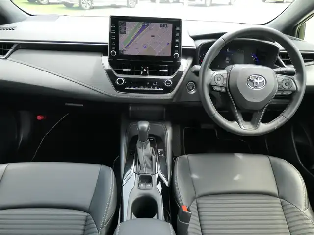 トヨタ カローラツーリング ダブルバイビー 千葉県 2019(令1)年 4.7万km ホワイトパールクリスタルシャイン Toyota Safety Sense/・プリクラッシュセーフティ/・レーンディパーチャーアラート/・オートハイビーム/・レーダークルーズコントロール/・ブラインドスポットモニター/ハーフレザーシート/9インチ純正コネクティッドナビ/【Bluetooth接続】/バックカメラ/ドライブレコーダー/革巻きステアリング/ステアリングスイッチ/ETC/LEDヘッドライト/LEDフォグライト/ウインカーミラー/クリアランスソナー/純正17インチアルミホイル/サイド/カーテンエアバッグ/スマートキー