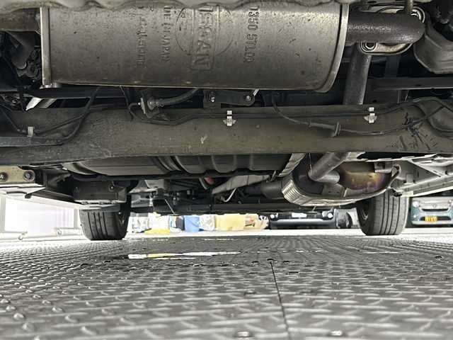 日産 セレナ e－パワー ハイウェイスター V 沖縄県 2018(平30)年 4万km ブリリアントホワイトパール 禁煙車/県外仕入れ/純正9インチナビ/　フルセグ　Bluetooth DVD再生　ＳＤ/フリップダウンモニター/セーフティパック/エマージェンシーブレーキ/アラウンドビューモニター/クルーズコントロール/両側パワースライドドア/前席シートヒーター/オートステップ/ステアリングヒーター/ビルトインＥＴＣ/純正ドライブレコーダー/コーナーセンサー/純正フロアマット/ドアバイザー/スペアキー