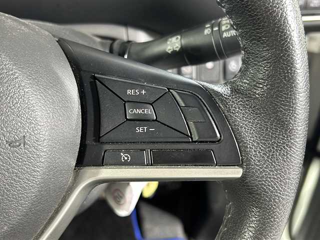 日産 セレナ e－パワー ハイウェイスター V 沖縄県 2018(平30)年 4万km ブリリアントホワイトパール 禁煙車/県外仕入れ/純正9インチナビ/　フルセグ　Bluetooth DVD再生　ＳＤ/フリップダウンモニター/セーフティパック/エマージェンシーブレーキ/アラウンドビューモニター/クルーズコントロール/両側パワースライドドア/前席シートヒーター/オートステップ/ステアリングヒーター/ビルトインＥＴＣ/純正ドライブレコーダー/コーナーセンサー/純正フロアマット/ドアバイザー/スペアキー