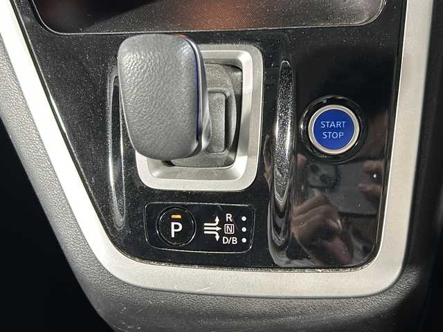 日産 セレナ e－パワー ハイウェイスター V 沖縄県 2018(平30)年 4万km ブリリアントホワイトパール 禁煙車/県外仕入れ/純正9インチナビ/　フルセグ　Bluetooth DVD再生　ＳＤ/フリップダウンモニター/セーフティパック/エマージェンシーブレーキ/アラウンドビューモニター/クルーズコントロール/両側パワースライドドア/前席シートヒーター/オートステップ/ステアリングヒーター/ビルトインＥＴＣ/純正ドライブレコーダー/コーナーセンサー/純正フロアマット/ドアバイザー/スペアキー