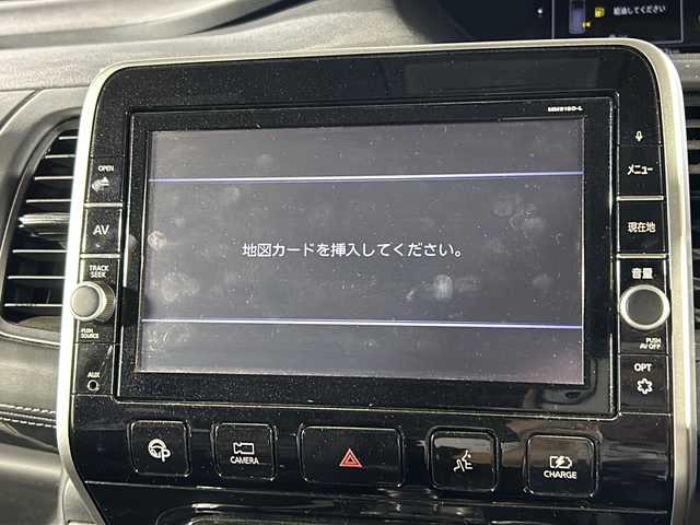 日産 セレナ e－パワー ハイウェイスター V 沖縄県 2018(平30)年 4万km ブリリアントホワイトパール 禁煙車/県外仕入れ/純正9インチナビ/　フルセグ　Bluetooth DVD再生　ＳＤ/フリップダウンモニター/セーフティパック/エマージェンシーブレーキ/アラウンドビューモニター/クルーズコントロール/両側パワースライドドア/前席シートヒーター/オートステップ/ステアリングヒーター/ビルトインＥＴＣ/純正ドライブレコーダー/コーナーセンサー/純正フロアマット/ドアバイザー/スペアキー