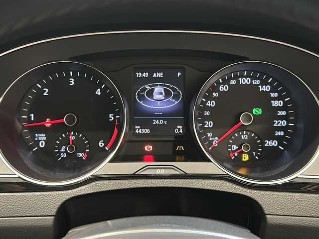 フォルクスワーゲン パサート ヴァリアント TDI エレガンス 新潟県 2018(平30)年 4.5万km ピュアホワイト TDI エレガンスライン/Volkswagenオールイン・セーフティ/・アダプティブクルーズコントロール/・レーンキープアシスト/・渋滞時追従支援システム/・レーンチェンジアシスト/・スタティックコーナリングライト/・パークディスタンスコントロール/・オプティカルパーキングシステム/・リアトラフィックアラート/・プリクラッシュブレーキシステム/・プロアクティブ・オキュバント・プロテクション/DiscoverProパッケージ/・リアビューカメラ/・インフォテイメントシステム/【SSDナビ/CD/DVD/BT/フルセグ】/・ETC2.0/LEDヘッドライト【ハイトコントロール】/フォグランプ【F.R】/オートホールド/パワーテールゲート/パドルシフト/フルカラーマルチファクションインジケーター/アルカンターラ＆レザーシート/パワーランバーサポート/社外ドライブレコーダー