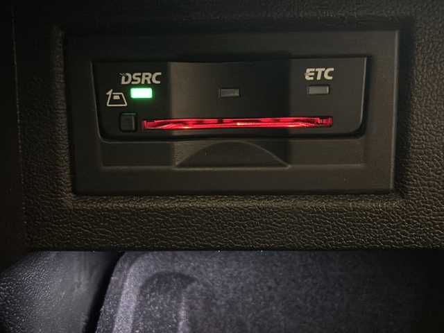 フォルクスワーゲン パサート ヴァリアント TDI エレガンス 新潟県 2018(平30)年 4.5万km ピュアホワイト TDI エレガンスライン/Volkswagenオールイン・セーフティ/・アダプティブクルーズコントロール/・レーンキープアシスト/・渋滞時追従支援システム/・レーンチェンジアシスト/・スタティックコーナリングライト/・パークディスタンスコントロール/・オプティカルパーキングシステム/・リアトラフィックアラート/・プリクラッシュブレーキシステム/・プロアクティブ・オキュバント・プロテクション/DiscoverProパッケージ/・リアビューカメラ/・インフォテイメントシステム/【SSDナビ/CD/DVD/BT/フルセグ】/・ETC2.0/LEDヘッドライト【ハイトコントロール】/フォグランプ【F.R】/オートホールド/パワーテールゲート/パドルシフト/フルカラーマルチファクションインジケーター/アルカンターラ＆レザーシート/パワーランバーサポート/社外ドライブレコーダー