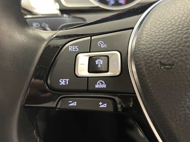 フォルクスワーゲン パサート ヴァリアント TDI エレガンス 新潟県 2018(平30)年 4.5万km ピュアホワイト TDI エレガンスライン/Volkswagenオールイン・セーフティ/・アダプティブクルーズコントロール/・レーンキープアシスト/・渋滞時追従支援システム/・レーンチェンジアシスト/・スタティックコーナリングライト/・パークディスタンスコントロール/・オプティカルパーキングシステム/・リアトラフィックアラート/・プリクラッシュブレーキシステム/・プロアクティブ・オキュバント・プロテクション/DiscoverProパッケージ/・リアビューカメラ/・インフォテイメントシステム/【SSDナビ/CD/DVD/BT/フルセグ】/・ETC2.0/LEDヘッドライト【ハイトコントロール】/フォグランプ【F.R】/オートホールド/パワーテールゲート/パドルシフト/フルカラーマルチファクションインジケーター/アルカンターラ＆レザーシート/パワーランバーサポート/社外ドライブレコーダー