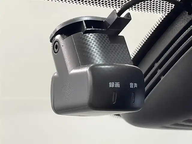 日産 セレナ e－パワー ハイウェイスター V 愛知県 2021(令3)年 5.9万km ブリリアントホワイトパール 純正10インチナビ登録時地図SDなし/（Bluetooth/フルセグTV/SD/CD・DVD再生/FM/AM)/純正フリップダウンモニター/アラウンドビューモニター/プロパイロット/両側パワースライドドア（ハンズフリー）/衝突軽減ブレーキ/ビルトインETC/LEDヘッドライト/LEDフォグランプ/デジタルインナーミラー/ブラインドスポットモニター/ドライブレコーダー/ソナー/車線逸脱警報（LDW)/ハンドル支援/純正フロアマット/後席サンバイザー