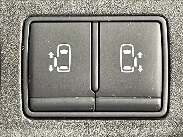 日産 セレナ e－パワー ハイウェイスター V 愛知県 2021(令3)年 5.9万km ブリリアントホワイトパール 純正10インチナビ登録時地図SDなし/（Bluetooth/フルセグTV/SD/CD・DVD再生/FM/AM)/純正フリップダウンモニター/アラウンドビューモニター/プロパイロット/両側パワースライドドア（ハンズフリー）/衝突軽減ブレーキ/ビルトインETC/LEDヘッドライト/LEDフォグランプ/デジタルインナーミラー/ブラインドスポットモニター/ドライブレコーダー/ソナー/車線逸脱警報（LDW)/ハンドル支援/純正フロアマット/後席サンバイザー