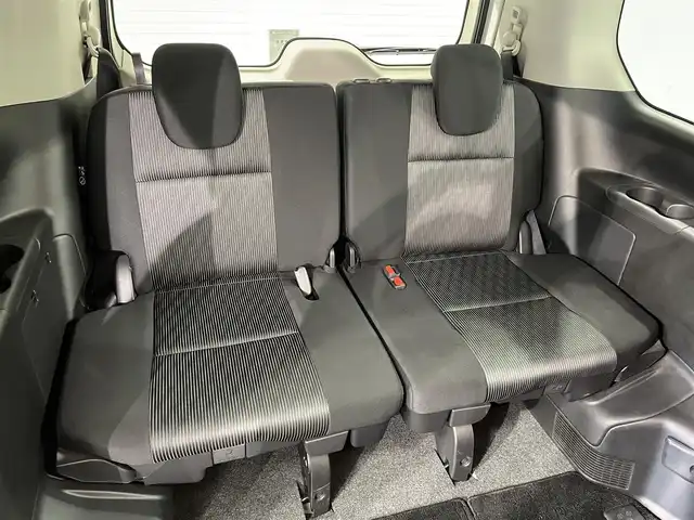 日産 セレナ e－パワー ハイウェイスター V 愛知県 2021(令3)年 5.9万km ブリリアントホワイトパール 純正10インチナビ登録時地図SDなし/（Bluetooth/フルセグTV/SD/CD・DVD再生/FM/AM)/純正フリップダウンモニター/アラウンドビューモニター/プロパイロット/両側パワースライドドア（ハンズフリー）/衝突軽減ブレーキ/ビルトインETC/LEDヘッドライト/LEDフォグランプ/デジタルインナーミラー/ブラインドスポットモニター/ドライブレコーダー/ソナー/車線逸脱警報（LDW)/ハンドル支援/純正フロアマット/後席サンバイザー