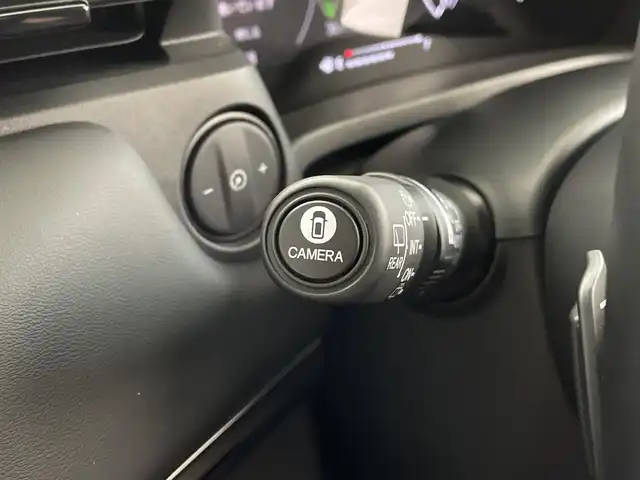 ホンダ ヴェゼル ハイブリッド e:HEV Z 鹿児島県 2021(令3)年 1.8万km ダークモカパール ホンダセンシング/衝突軽減ブレーキ/レーンキープアシスト/レーダークルーズコントロール/オートマチックハイビーム/先行車発進お知らせ機能/標識認識機能/前後コーナーセンサー/ワンオーナー/純正9インチナビ/(BT/AM/FM/Applecraplay/Androidauto/フルセグTV)/禁煙車/純正ビルトインETC2.0/パワーバックドア/ワイヤレス充電/アイドリングストップ/スペアキー/バックカメラ/全方位カメラ/純正18インチアルミホイール/純正フロアマット/純正ラゲッジマット/純正LEDヘッドライト/保証書/取扱説明書