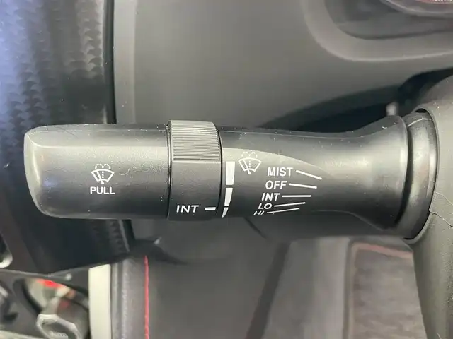 トヨタ ８６ GT 愛知県 2012(平24)年 7.1万km サテンホワイトパール 6速MT/社外ナビ/・フルセグ/・CD/・DVD/・Bluetooth/ETC/Bカメラ/ドライブレコーダー前後/MOMOステアリング/社外18インチAW/純正フロアマット/スマートキー/オートライト/HIDヘッドライト/Pスタート/三点エアバック/横滑り防止装置