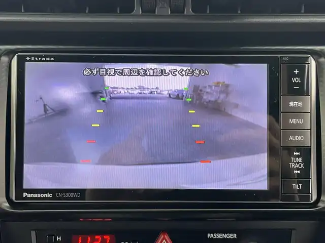 トヨタ ８６ GT 愛知県 2012(平24)年 7.1万km サテンホワイトパール 6速MT/社外ナビ/・フルセグ/・CD/・DVD/・Bluetooth/ETC/Bカメラ/ドライブレコーダー前後/MOMOステアリング/社外18インチAW/純正フロアマット/スマートキー/オートライト/HIDヘッドライト/Pスタート/三点エアバック/横滑り防止装置