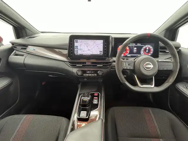 日産 オーラ ニスモ 熊本県 2022(令4)年 1.1万km スーパーブラック ワンオーナー/純正９インチナビ（ＣＤ・ＢＴ・フルセグ・ｉｐｏｄ・ＵＳＢ）/全周囲カメラ　/前方ドライブレコーダー　/ビルトインＥＴＣ　/前後クリアランスソナー　/ブラインドスポットモニター　/衝突軽減ブレーキ　/レーンキープアシスト/横滑り防止/デジタルインナーミラー/オートホールド/純正フロアマット/純正17インチAW/オートライト/オートマチックハイビーム/LEDヘッドライト/フォグランプ/スマートキー/プッシュスタート/スペアキー1本/保証書/取扱説明書