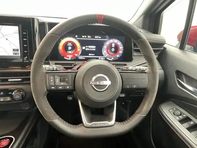 日産 オーラ ニスモ 熊本県 2022(令4)年 1.1万km スーパーブラック ワンオーナー/純正９インチナビ（ＣＤ・ＢＴ・フルセグ・ｉｐｏｄ・ＵＳＢ）/全周囲カメラ　/前方ドライブレコーダー　/ビルトインＥＴＣ　/前後クリアランスソナー　/ブラインドスポットモニター　/衝突軽減ブレーキ　/レーンキープアシスト/横滑り防止/デジタルインナーミラー/オートホールド/純正フロアマット/純正17インチAW/オートライト/オートマチックハイビーム/LEDヘッドライト/フォグランプ/スマートキー/プッシュスタート/スペアキー1本/保証書/取扱説明書