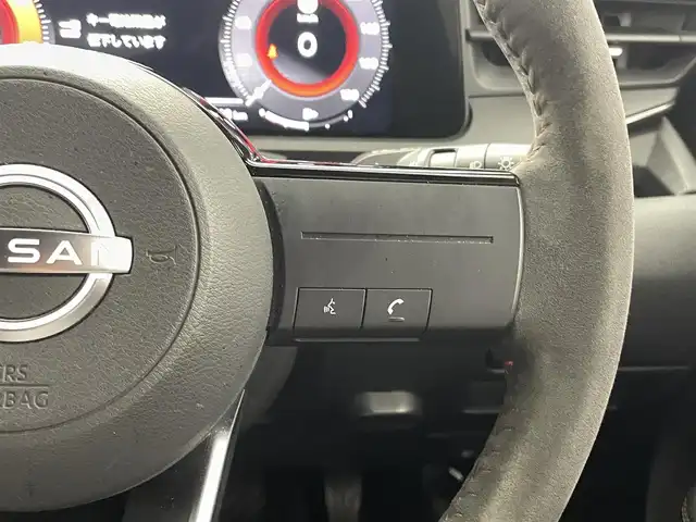 日産 オーラ ニスモ 熊本県 2022(令4)年 1.1万km スーパーブラック ワンオーナー/純正９インチナビ（ＣＤ・ＢＴ・フルセグ・ｉｐｏｄ・ＵＳＢ）/全周囲カメラ　/前方ドライブレコーダー　/ビルトインＥＴＣ　/前後クリアランスソナー　/ブラインドスポットモニター　/衝突軽減ブレーキ　/レーンキープアシスト/横滑り防止/デジタルインナーミラー/オートホールド/純正フロアマット/純正17インチAW/オートライト/オートマチックハイビーム/LEDヘッドライト/フォグランプ/スマートキー/プッシュスタート/スペアキー1本/保証書/取扱説明書